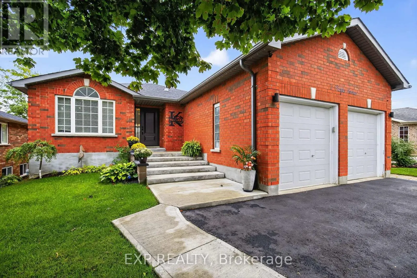 7 PACIFIC AVENUE