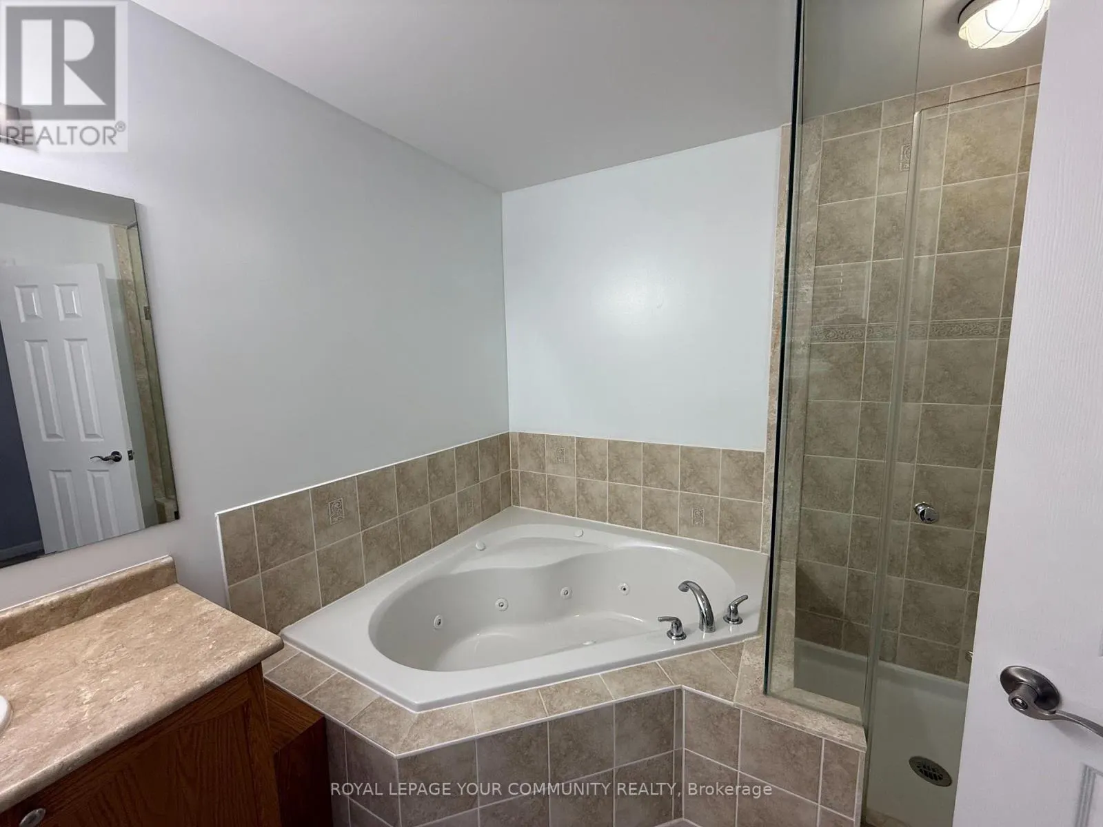 27 ORLEANS AVENUE