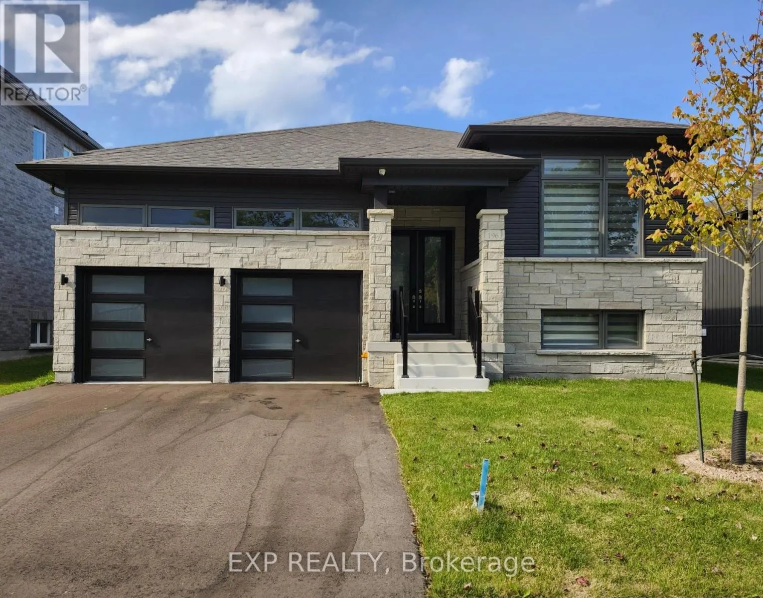 196 RAMBLEWOOD DRIVE