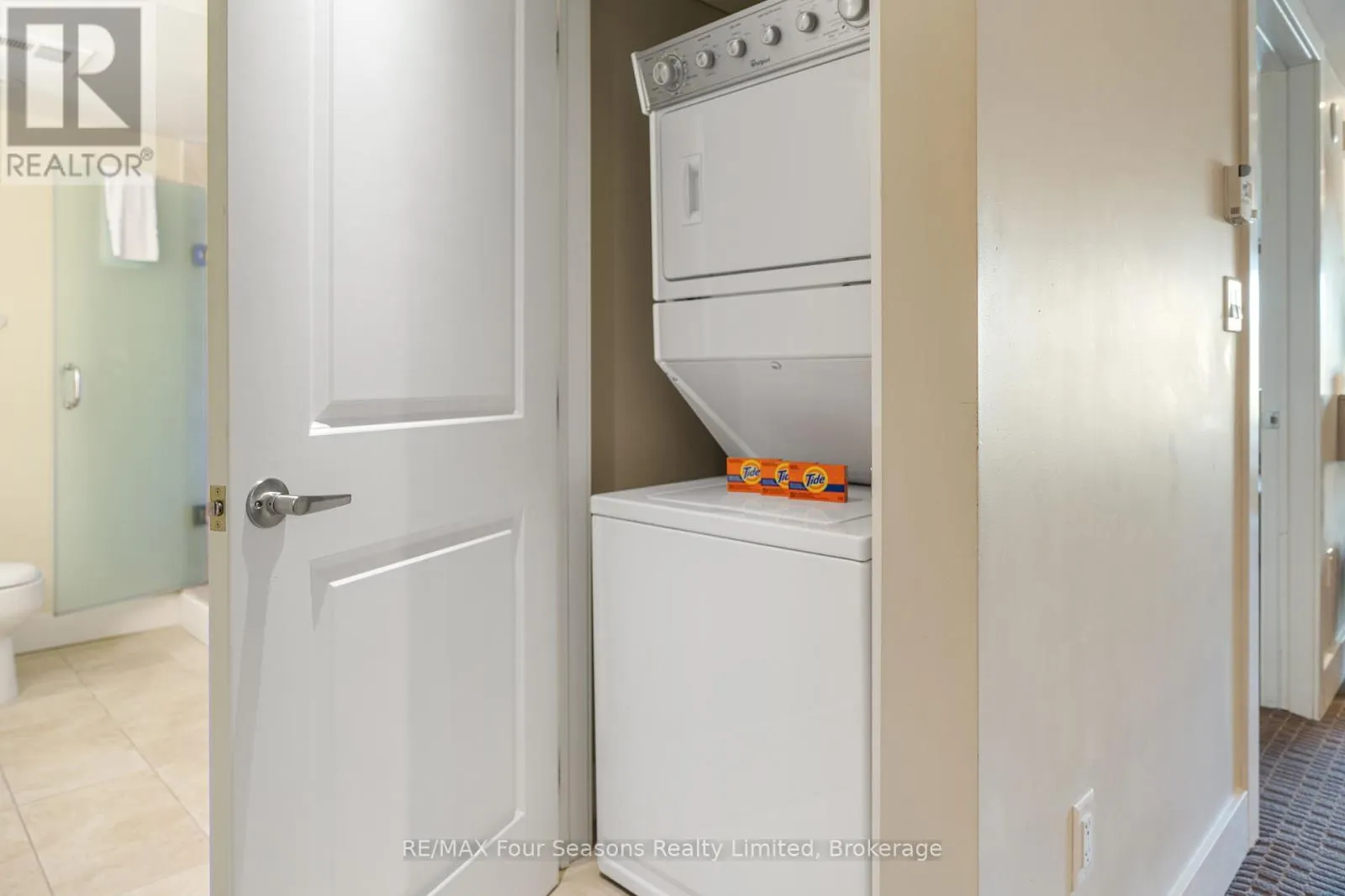6210/6212 - 9 HARBOUR STREET E, #6210/6212