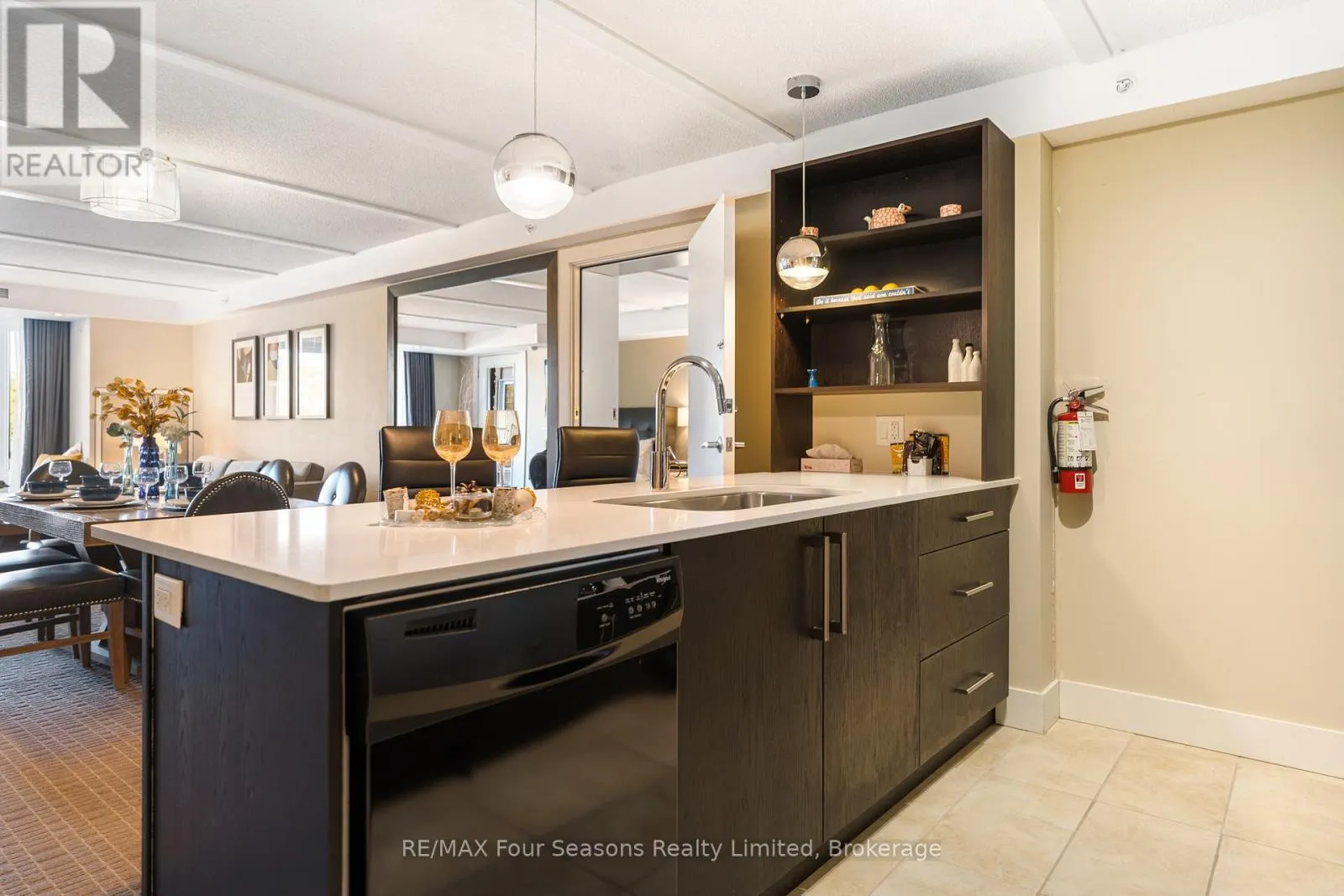 6210/6212 - 9 HARBOUR STREET E, #6210/6212