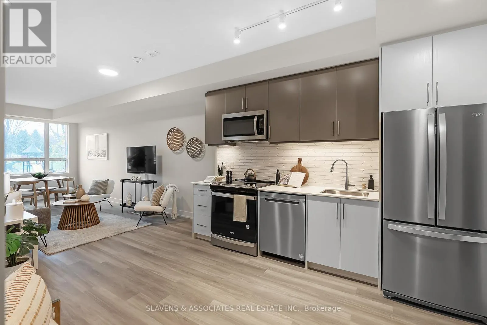 1105 - 41 JOHNSON STREET