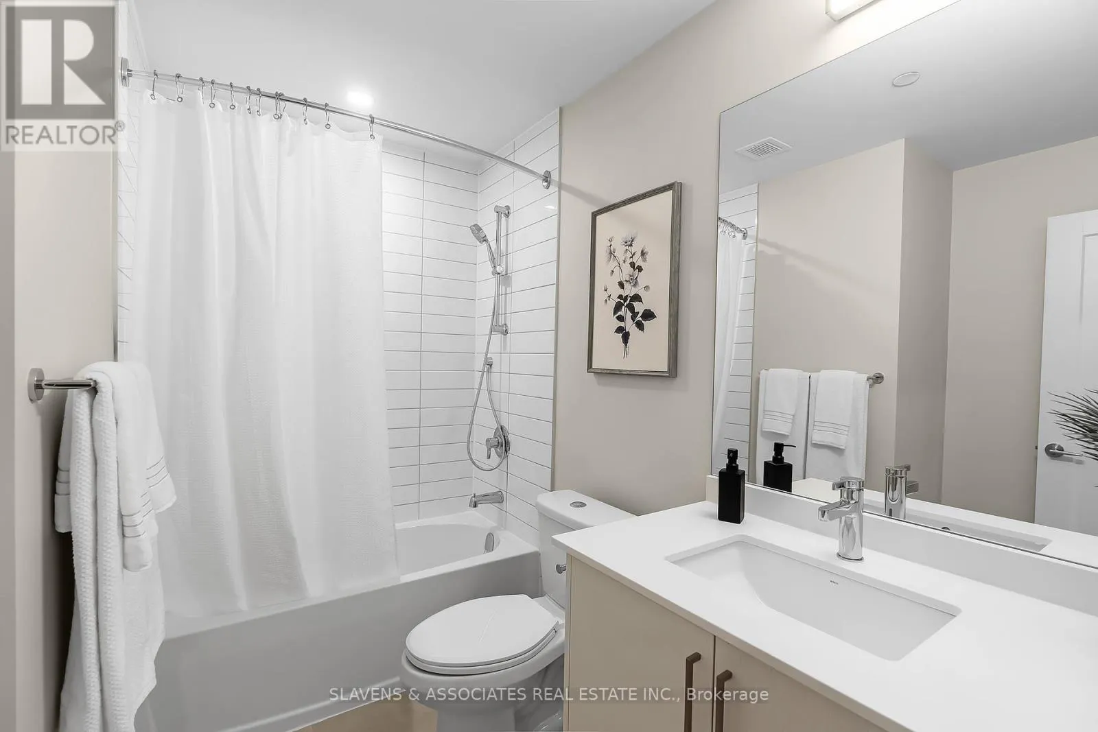 1105 - 41 JOHNSON STREET