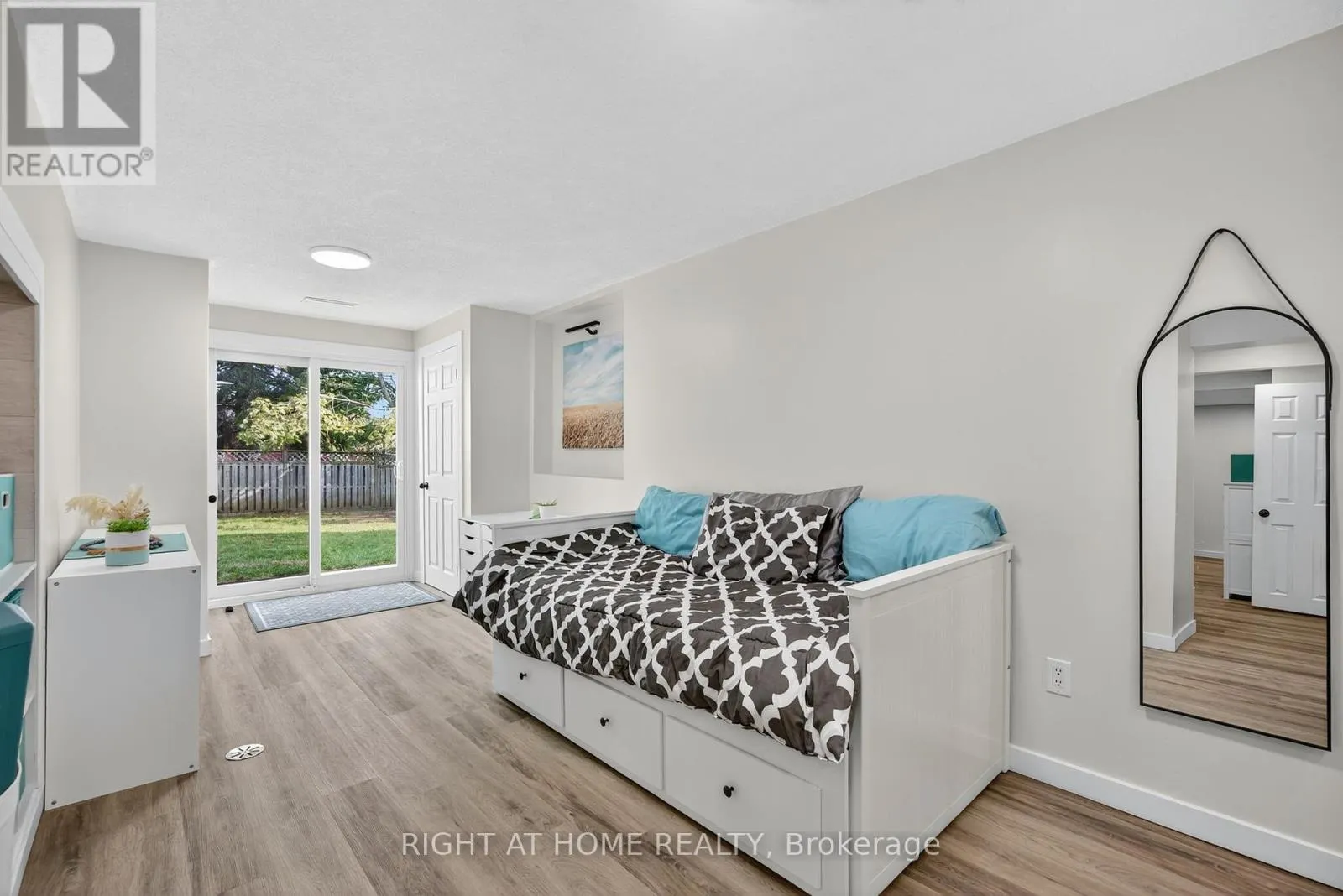13 ORWELL CRESCENT