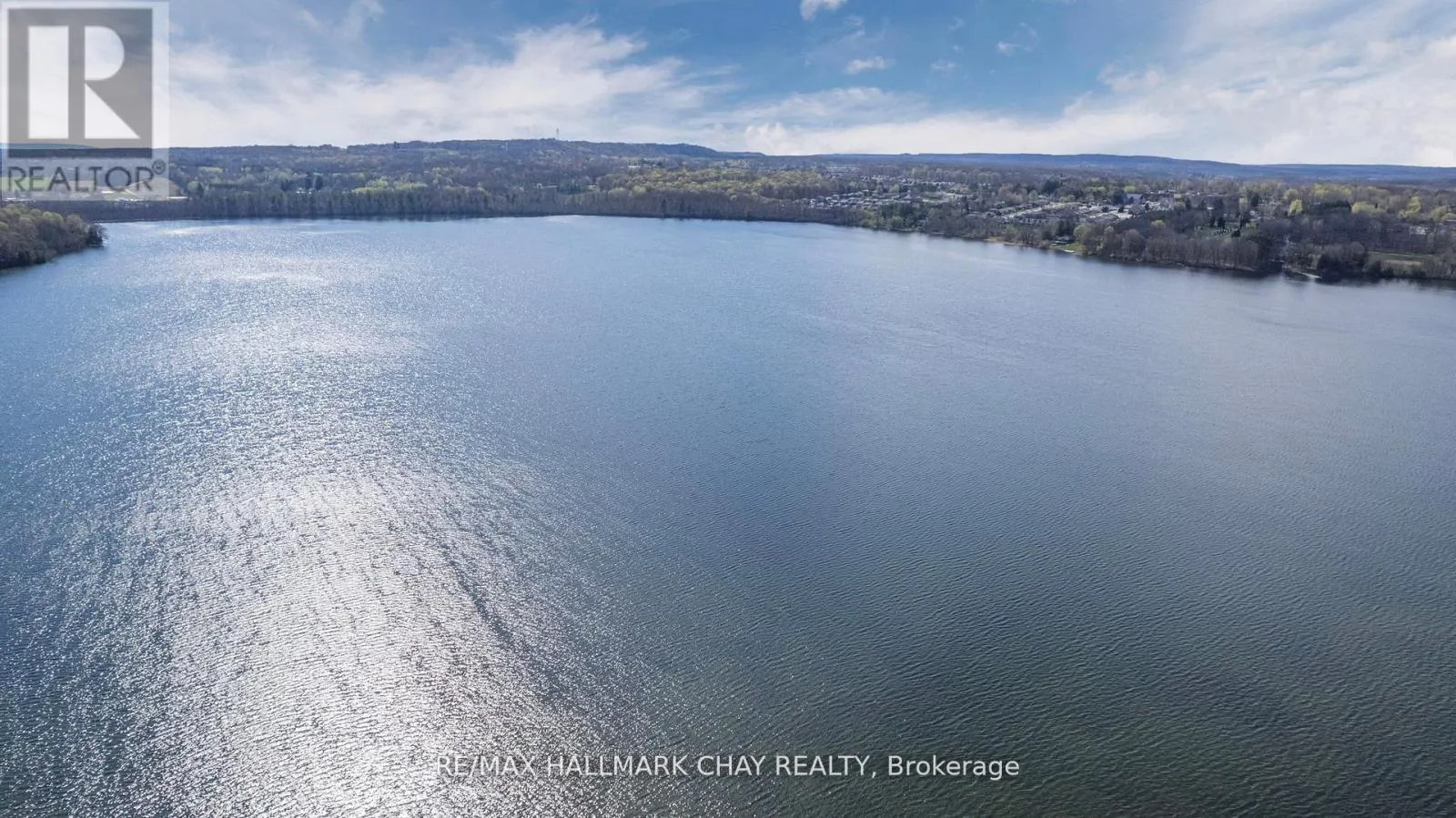 4 LAKESHORE ROAD
