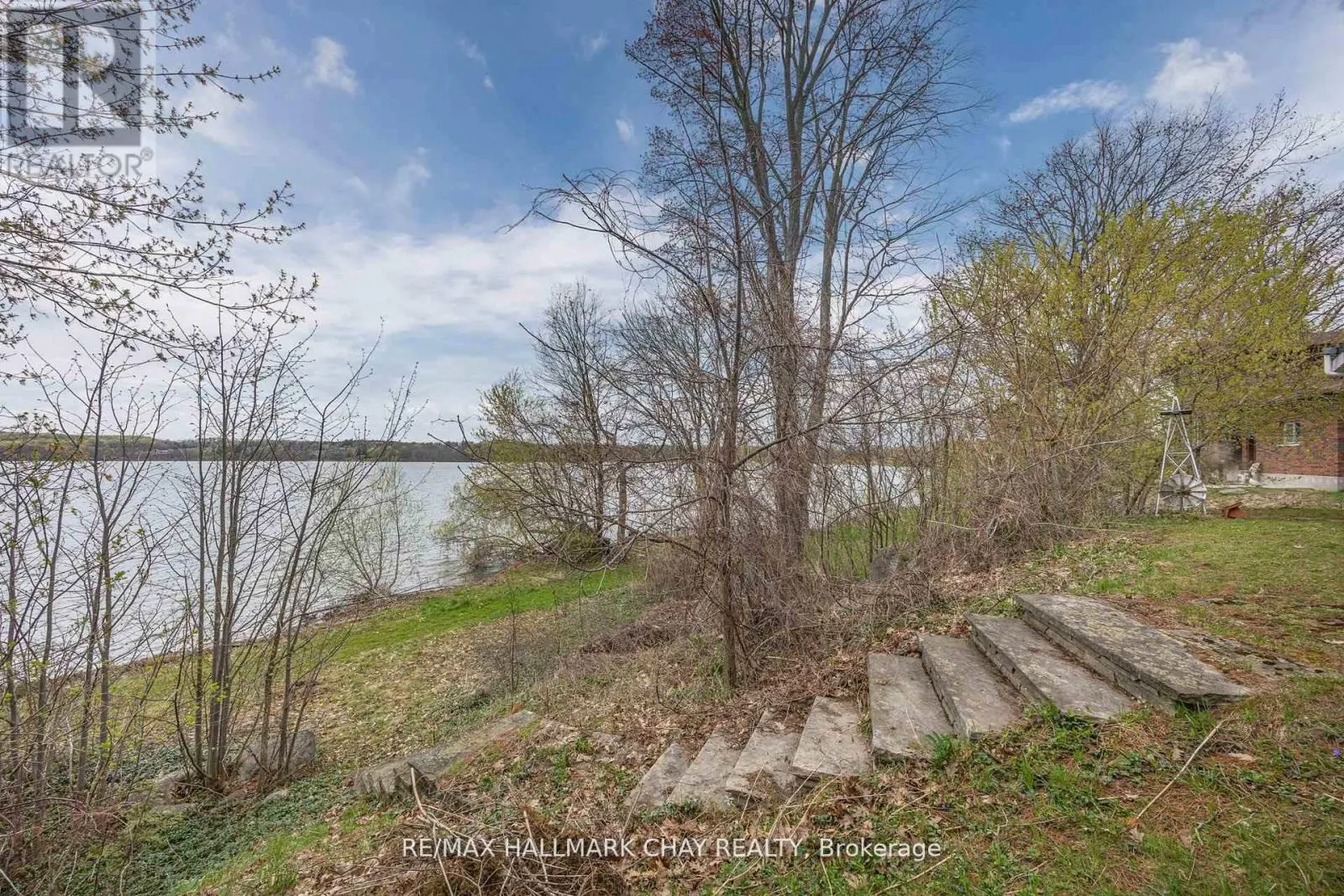 4 LAKESHORE ROAD