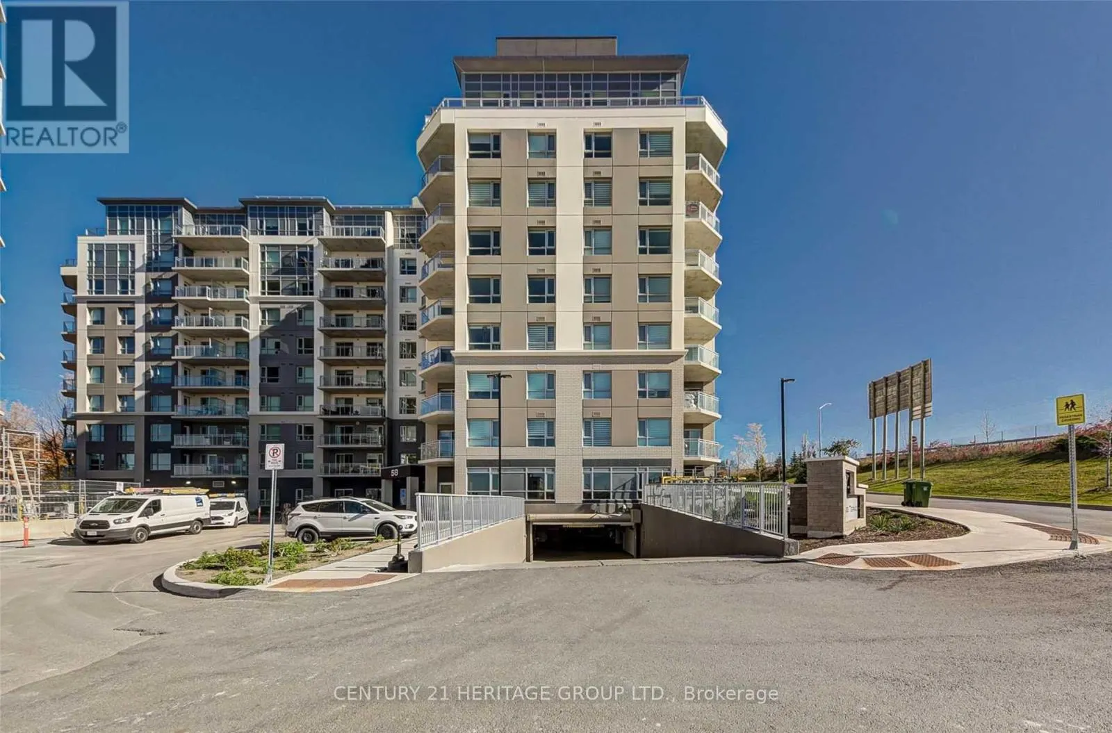 808 - 58 LAKESIDE TERRACE