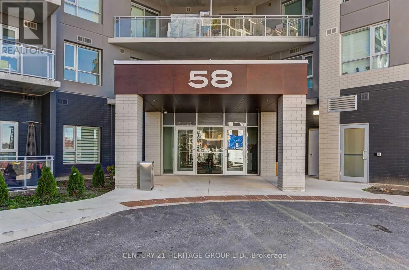 808 - 58 LAKESIDE TERRACE