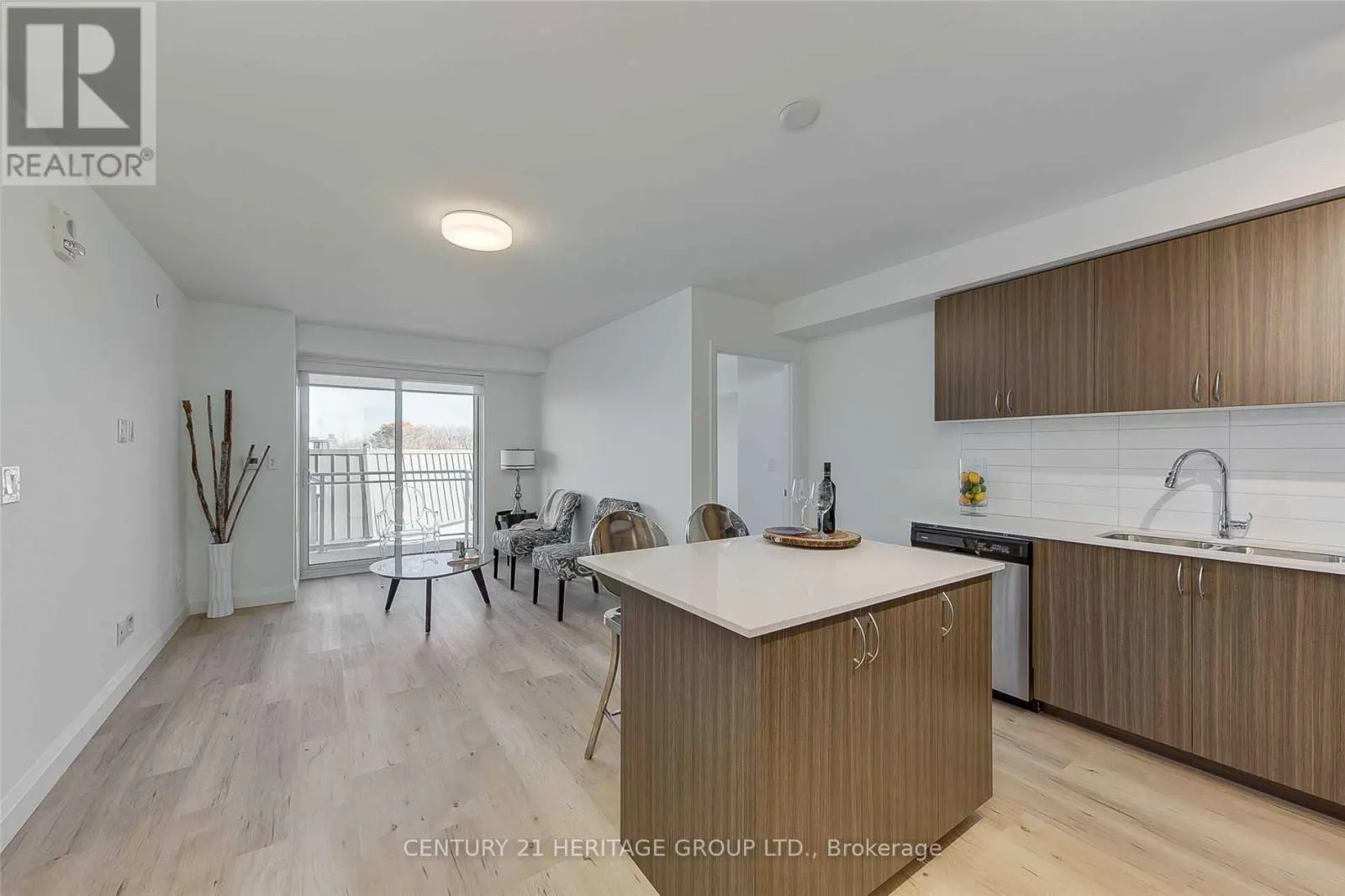 808 - 58 LAKESIDE TERRACE