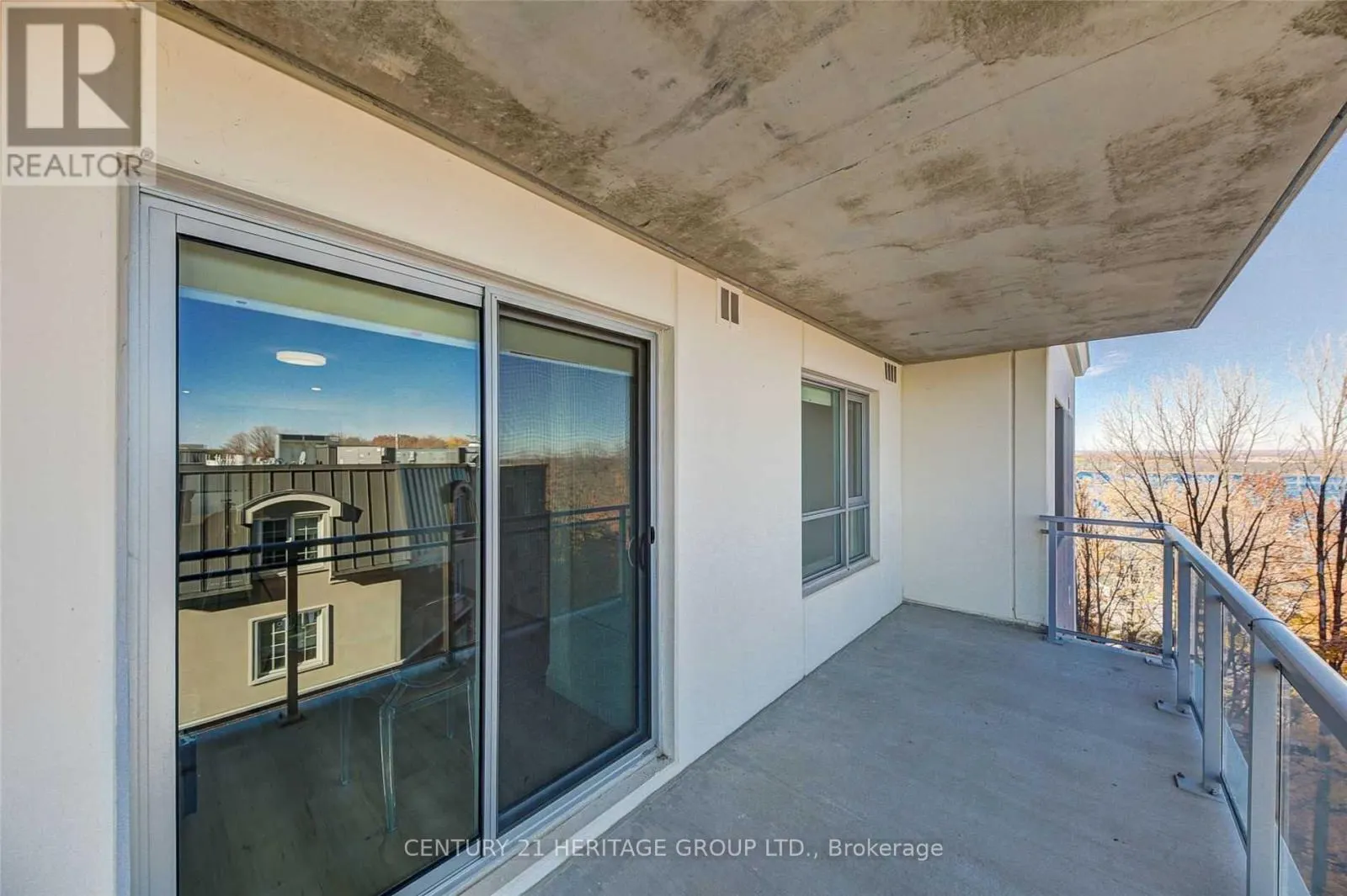 808 - 58 LAKESIDE TERRACE