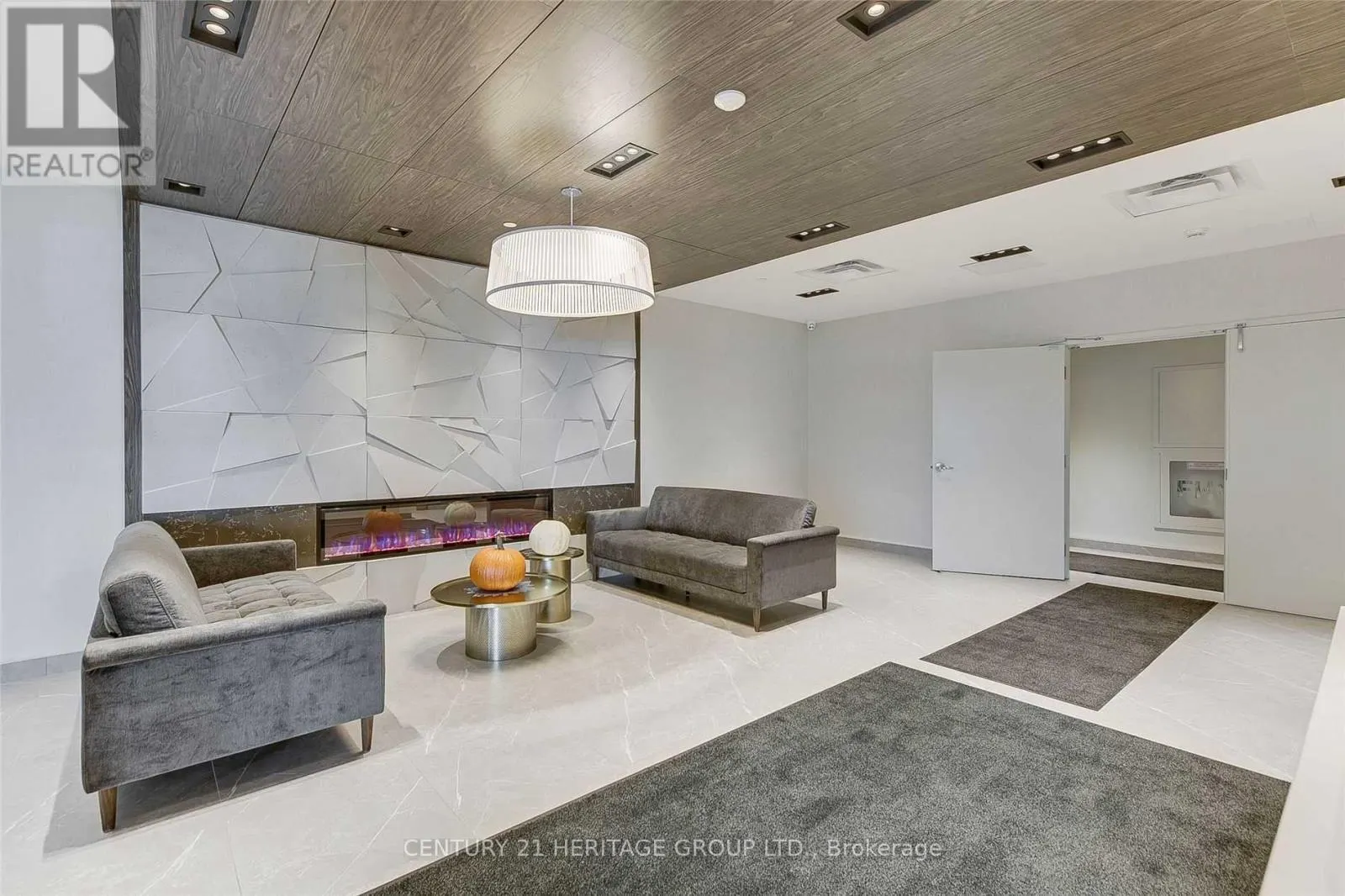 808 - 58 LAKESIDE TERRACE