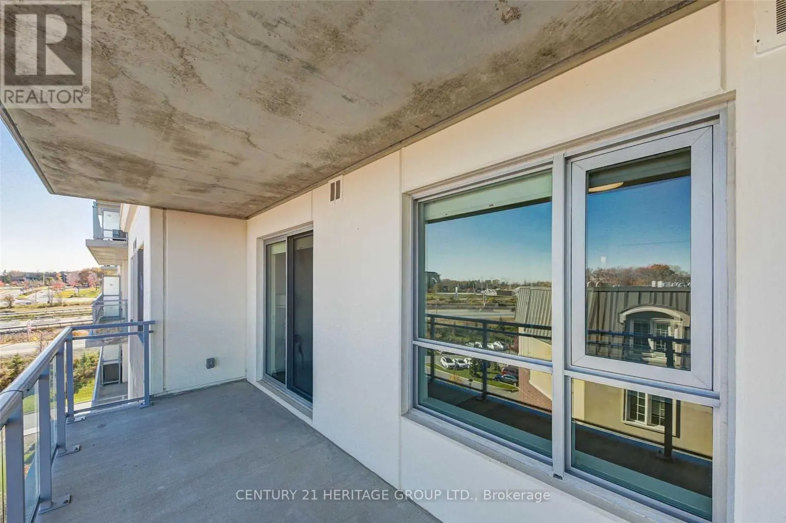 808 - 58 LAKESIDE TERRACE