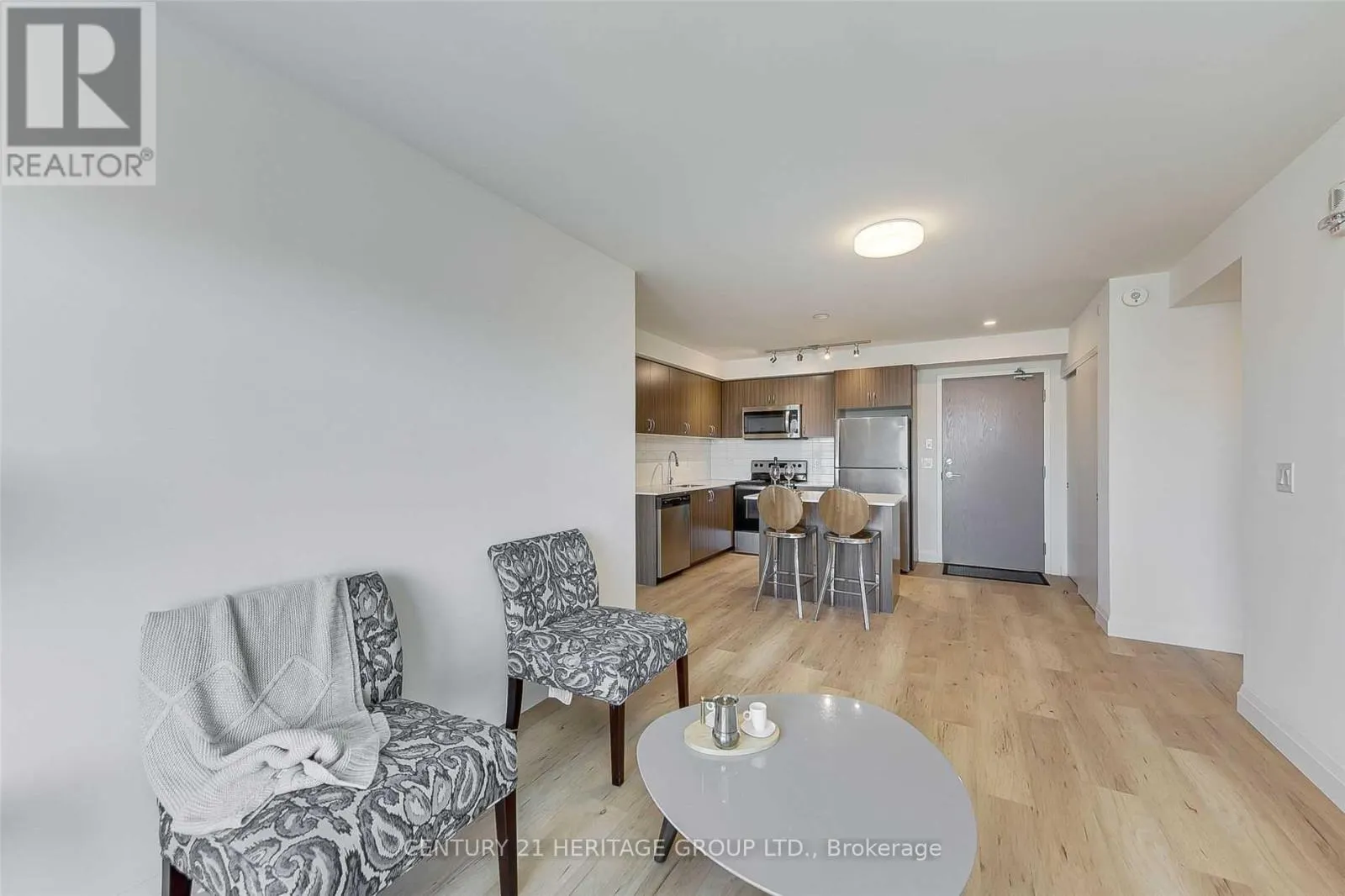 808 - 58 LAKESIDE TERRACE