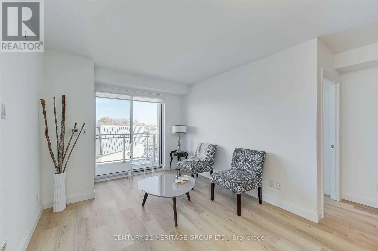 808 - 58 LAKESIDE TERRACE