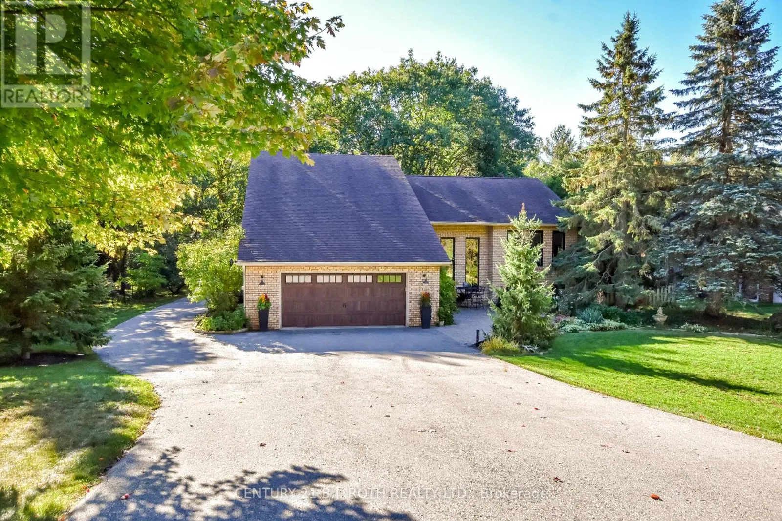 39 JODIES LANE