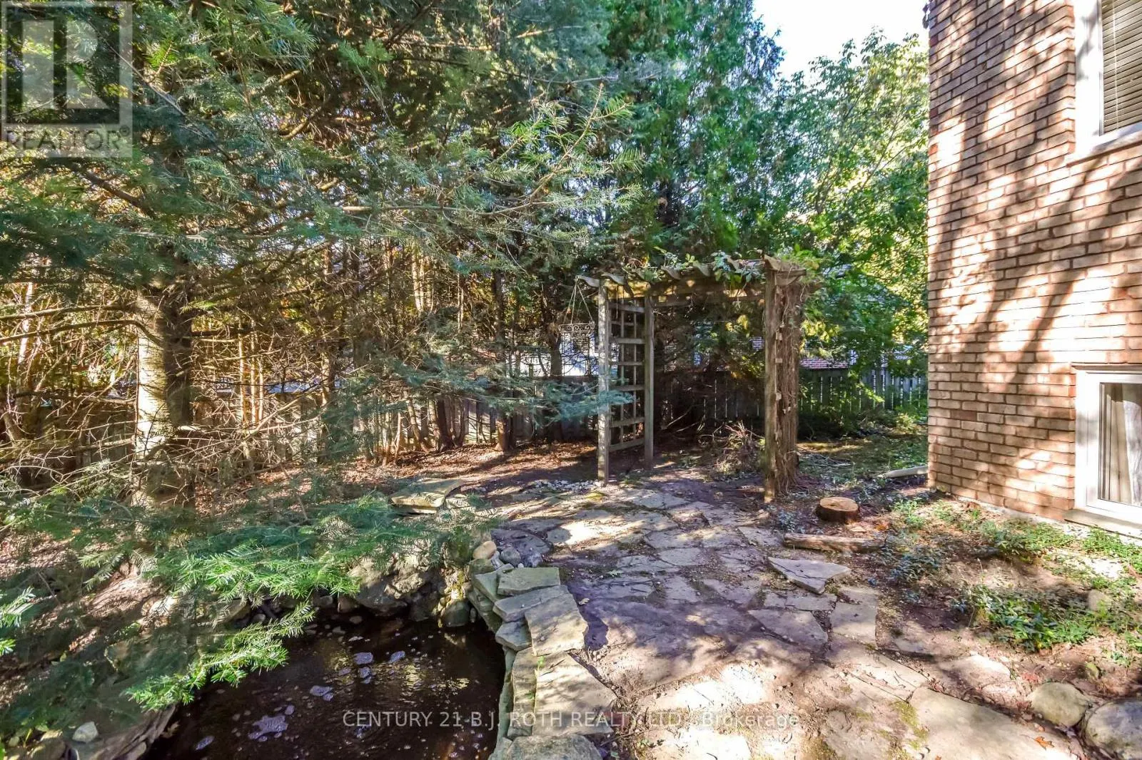 39 JODIES LANE