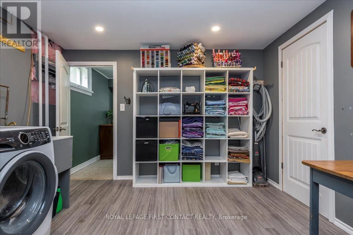 32 SPRINGHOME ROAD