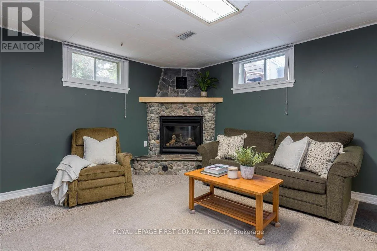 32 SPRINGHOME ROAD