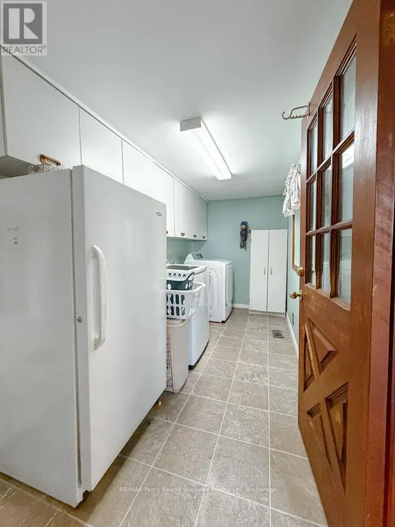 1862 DIVISION ROAD W