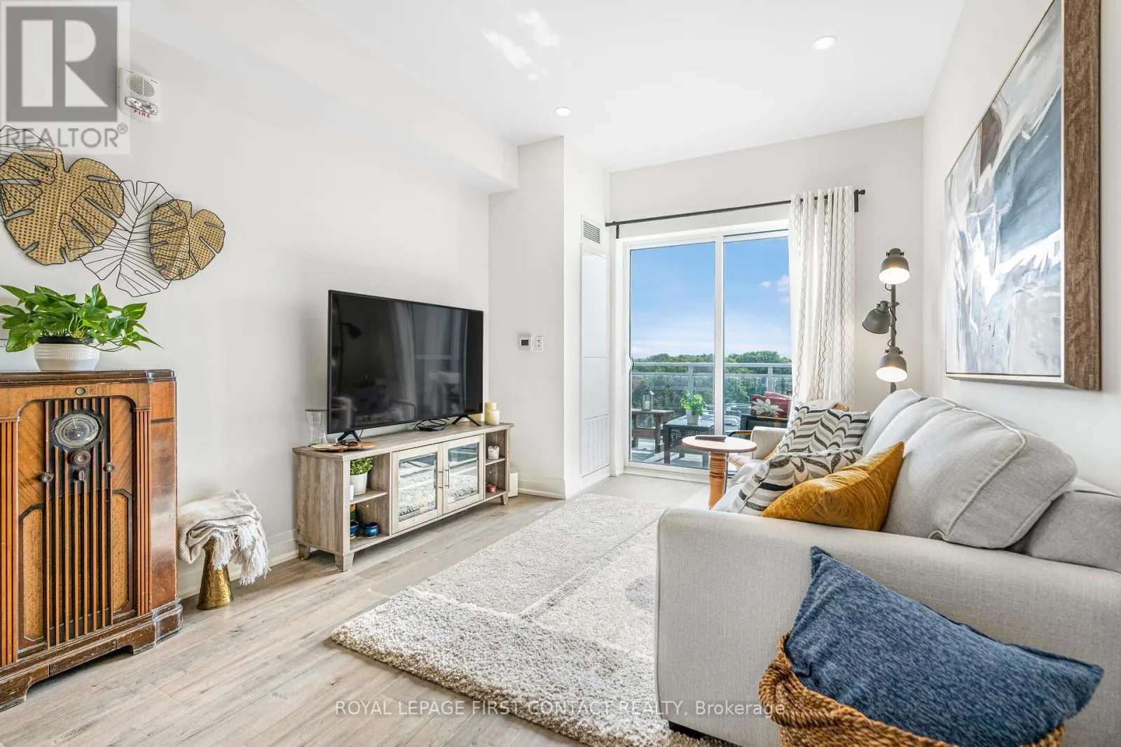 1106 - 58 LAKESIDE TERRACE