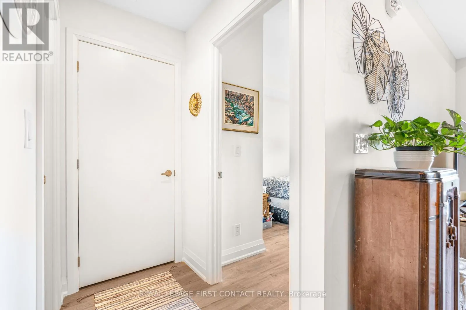 1106 - 58 LAKESIDE TERRACE