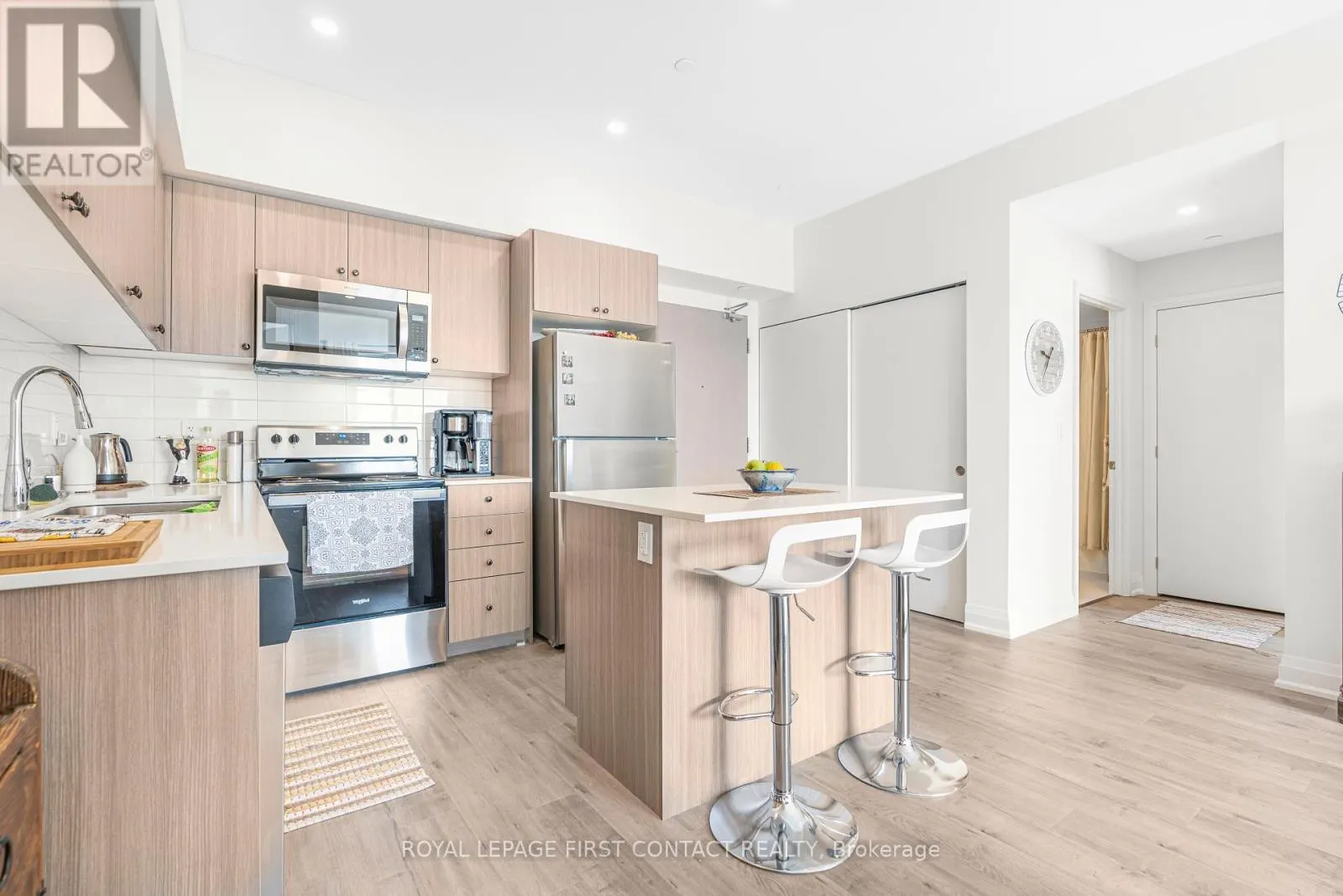 1106 - 58 LAKESIDE TERRACE