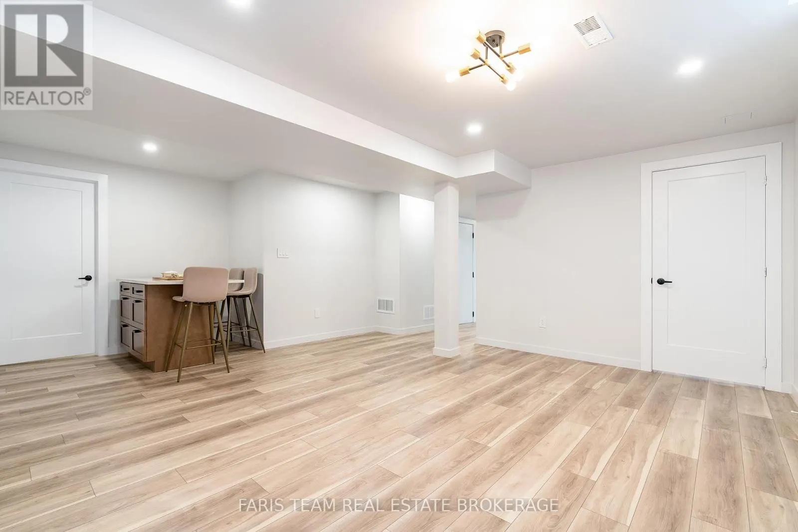 43 DUNNETT DRIVE