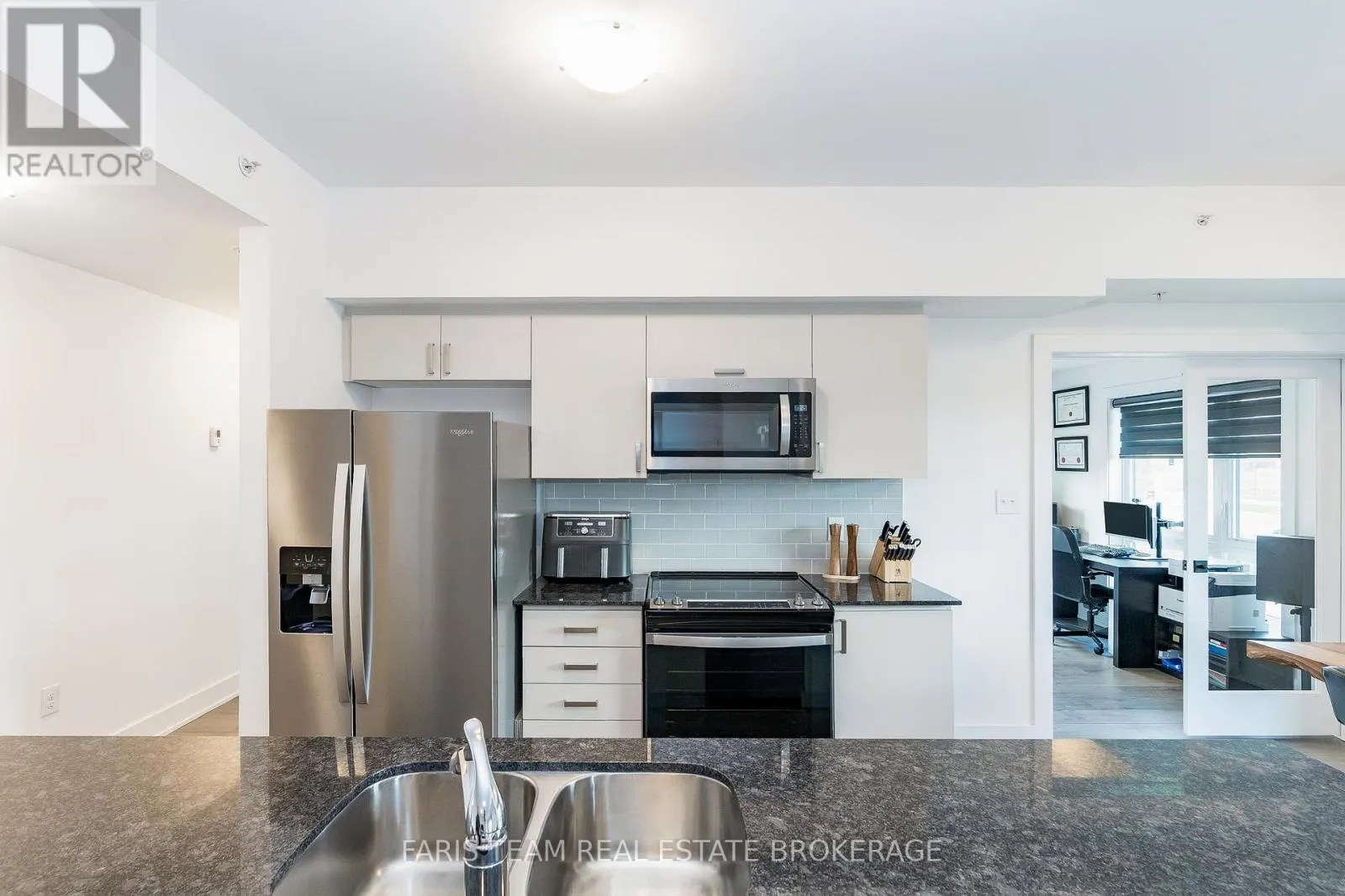 102 - 8 CULINARY LANE