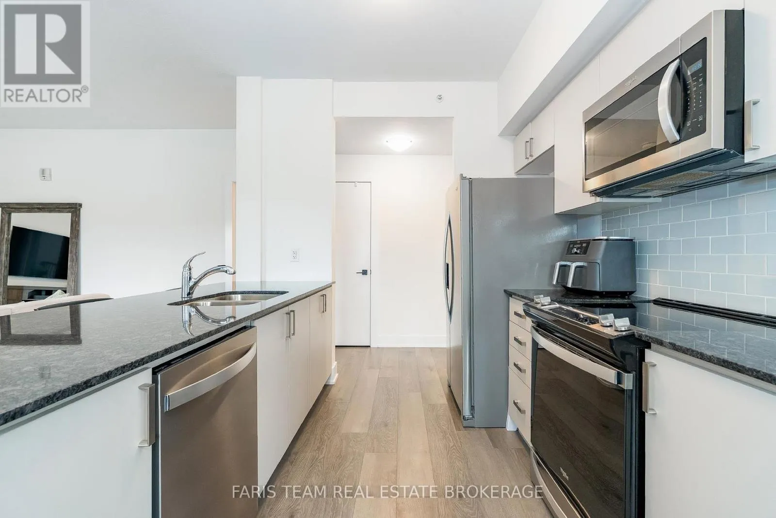 102 - 8 CULINARY LANE