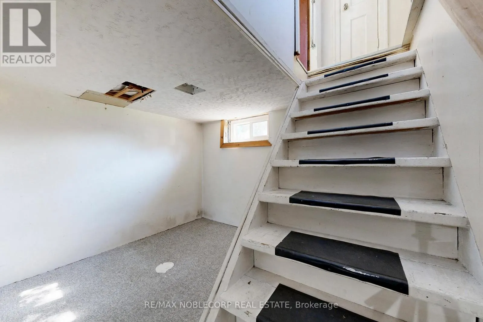 51 SIMCOE STREET
