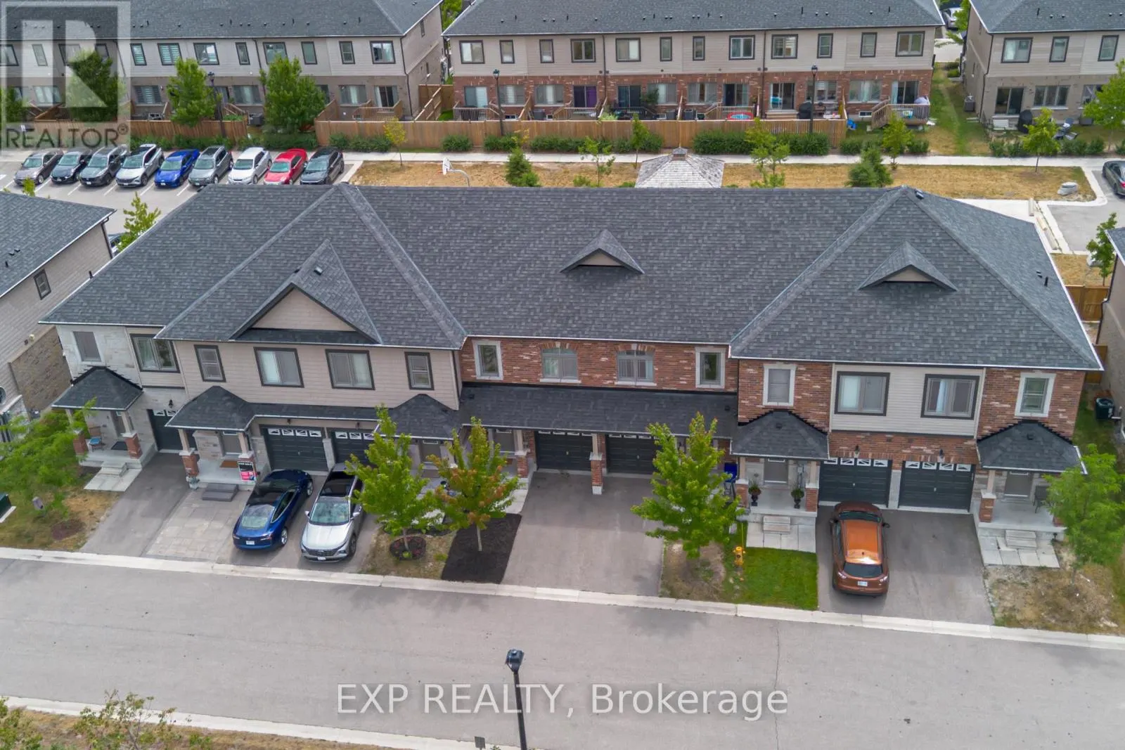 19 CYGNUS CRESCENT