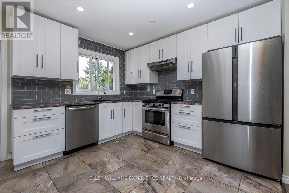 35 CHAMPLAIN CRESCENT