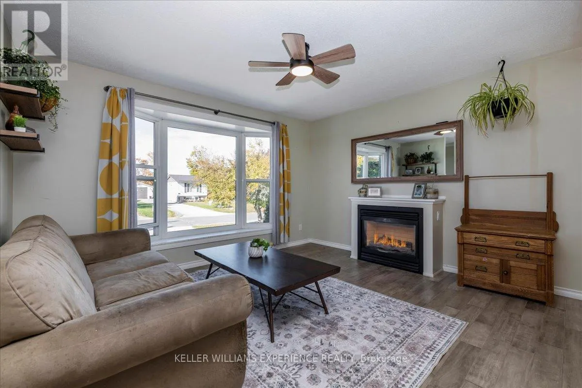 35 CHAMPLAIN CRESCENT