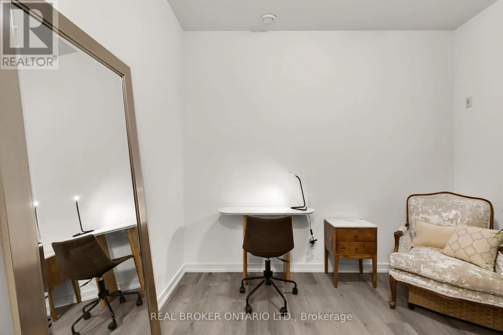 321 - 21 MATCHEDASH STREET S