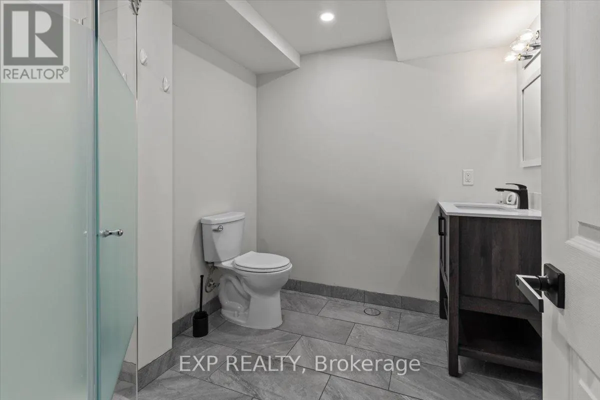 32 MICHAEL CRESCENT