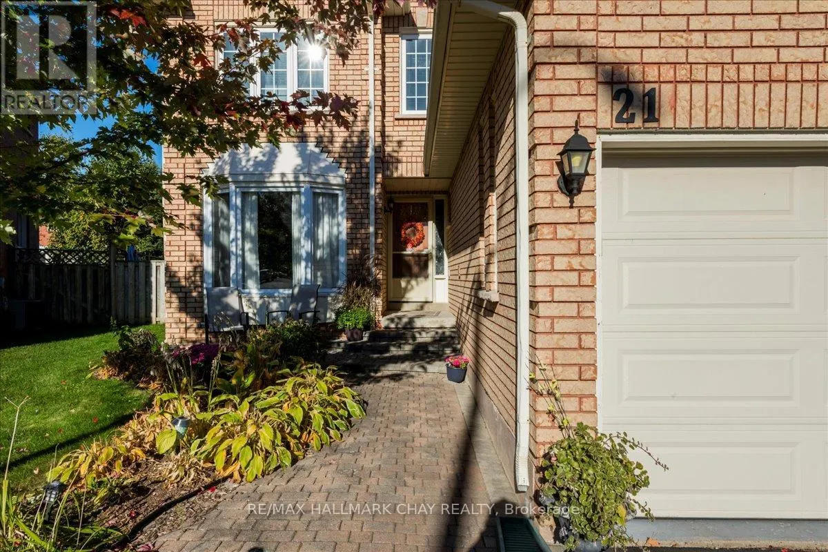 21 BARWICK DRIVE