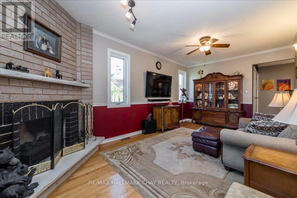 21 BARWICK DRIVE