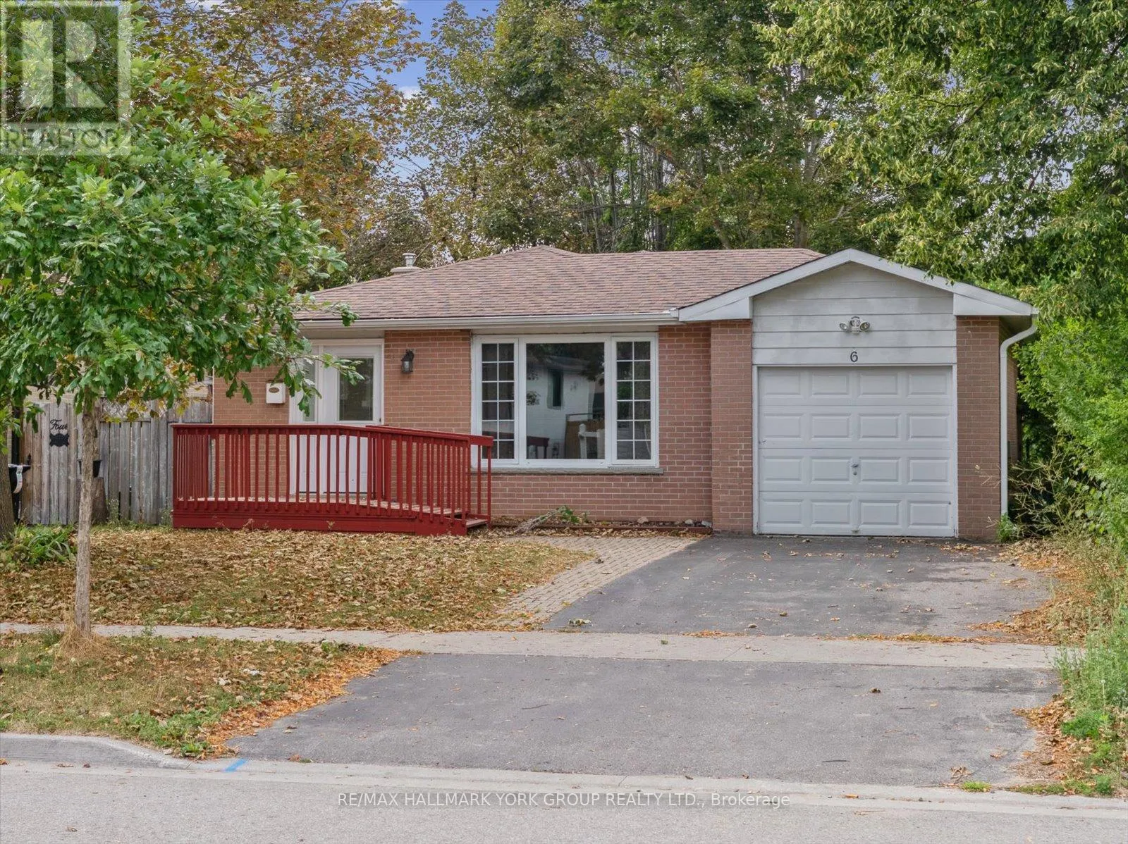 6 GLENECHO DRIVE