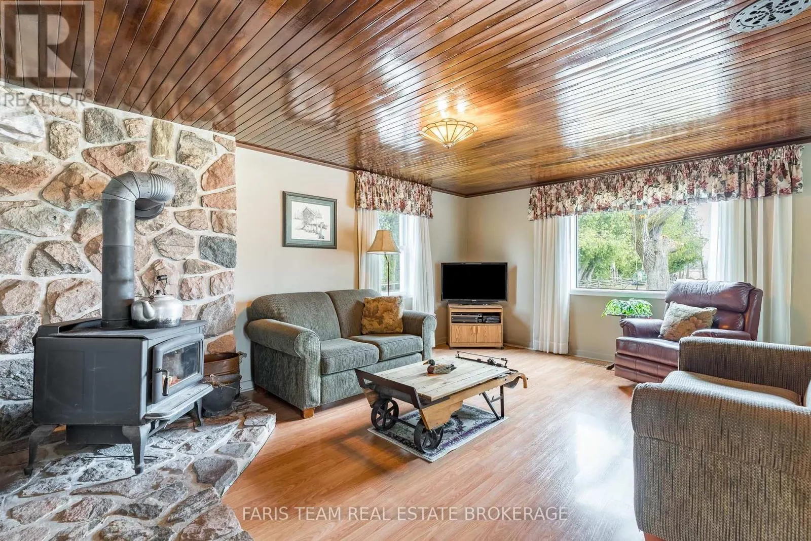 83 HUMMINGBIRD HILL ROAD