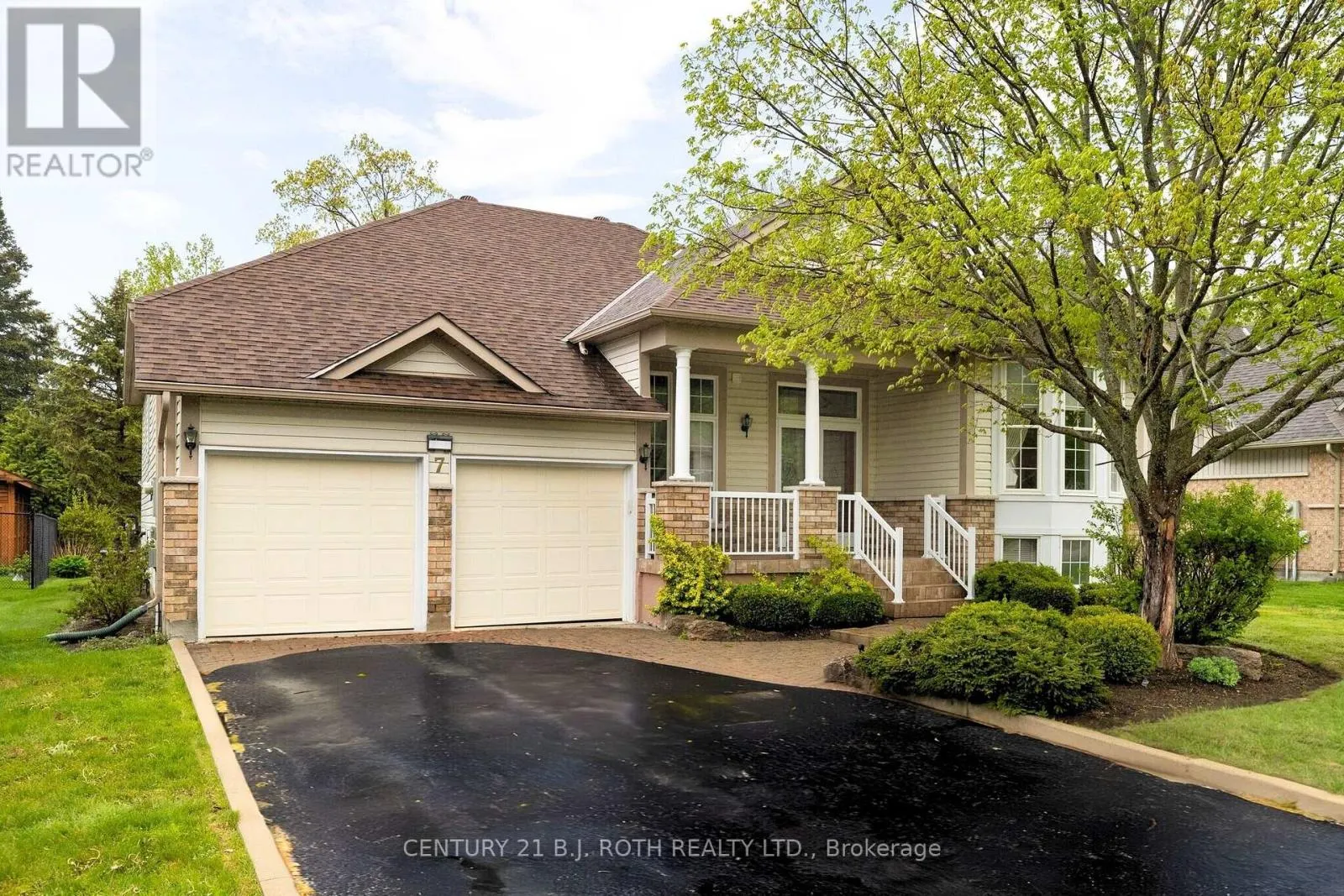 7 TRAILWOOD PLACE