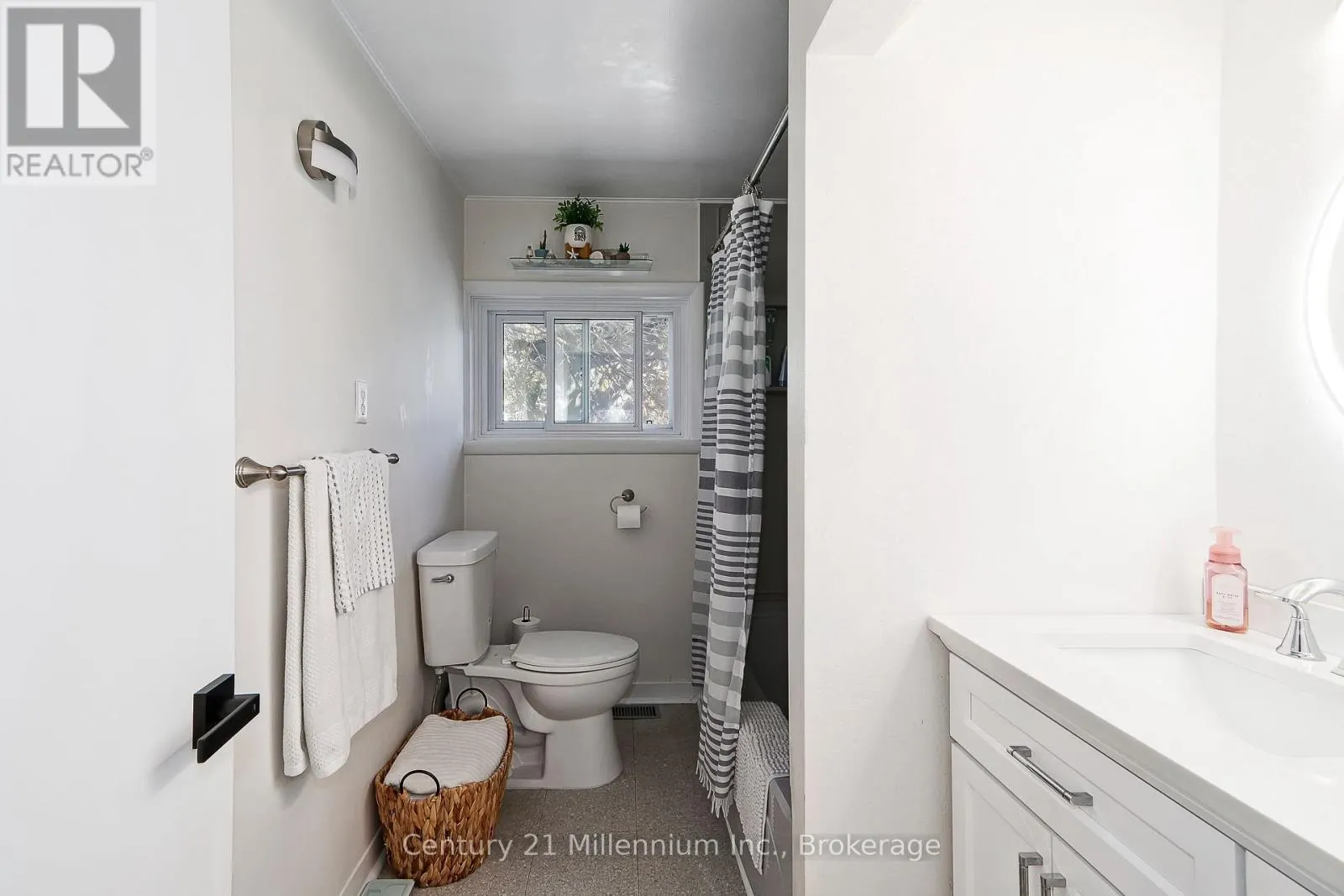 42 NIAGARA STREET