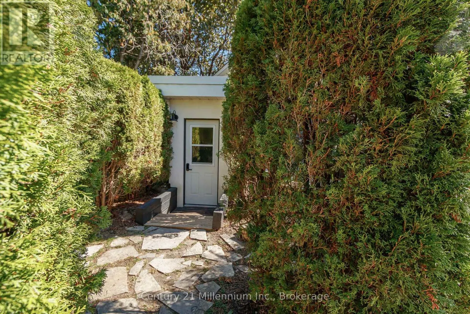 42 NIAGARA STREET