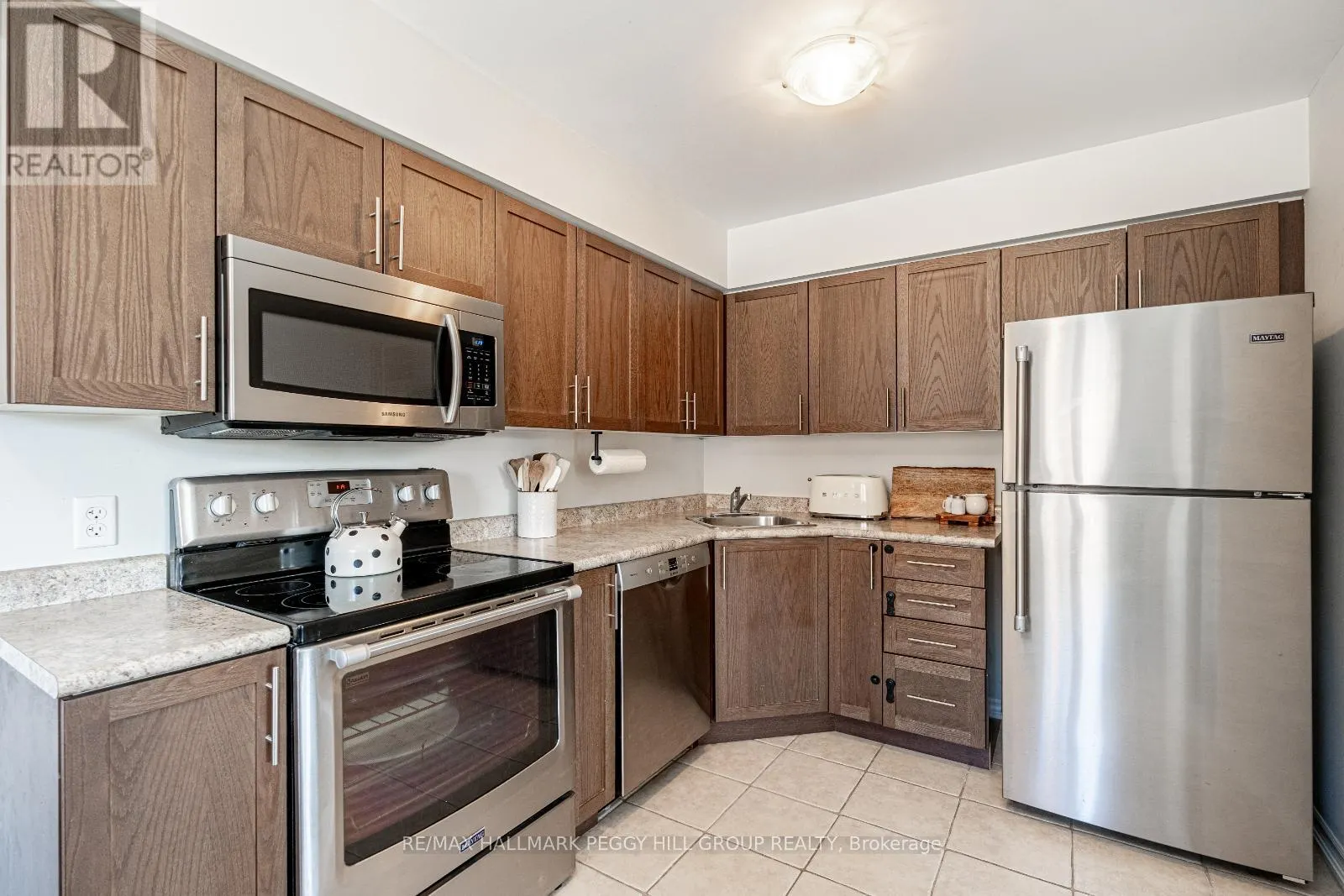 7 - 25 MADELAINE DRIVE
