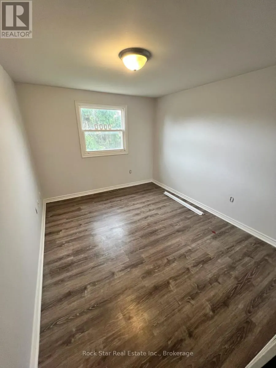 27 DELANEY CRESCENT