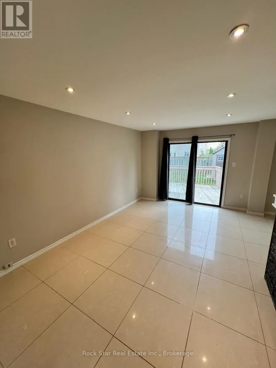 27 DELANEY CRESCENT