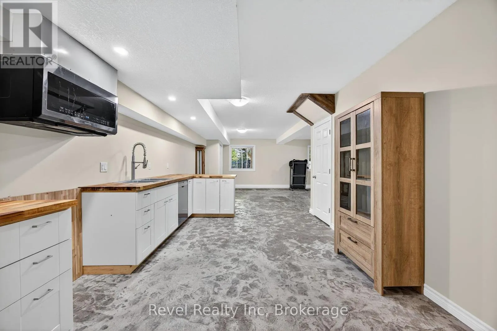 683 LAFONTAINE ROAD