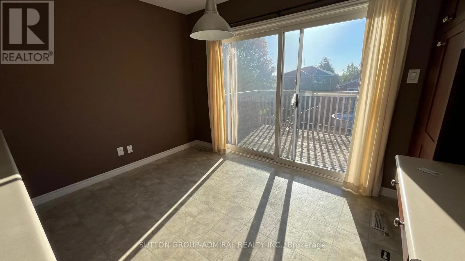 UPPER - 12 REVELSTOKE COURT