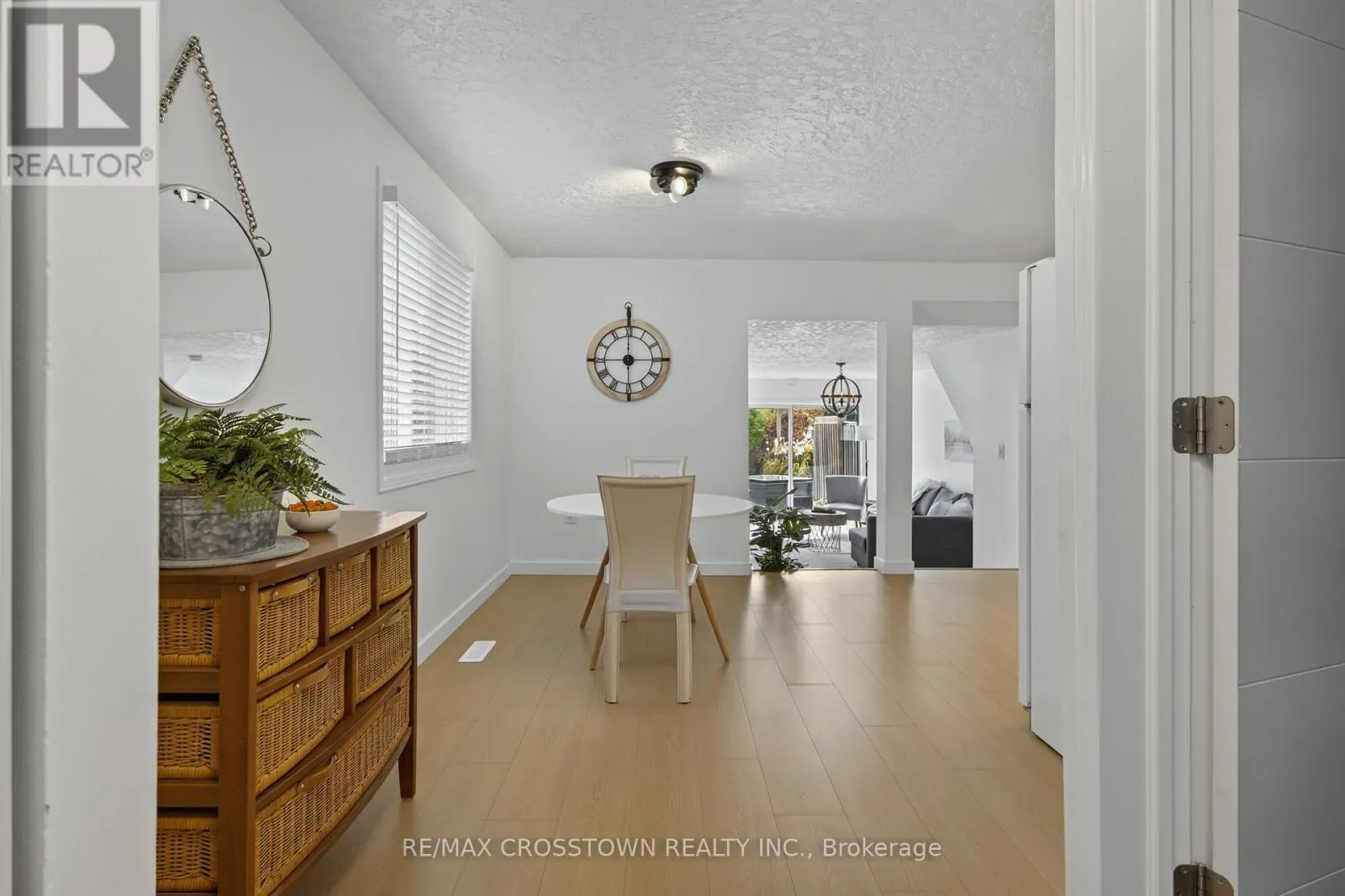 37 SEYMOUR CRESCENT