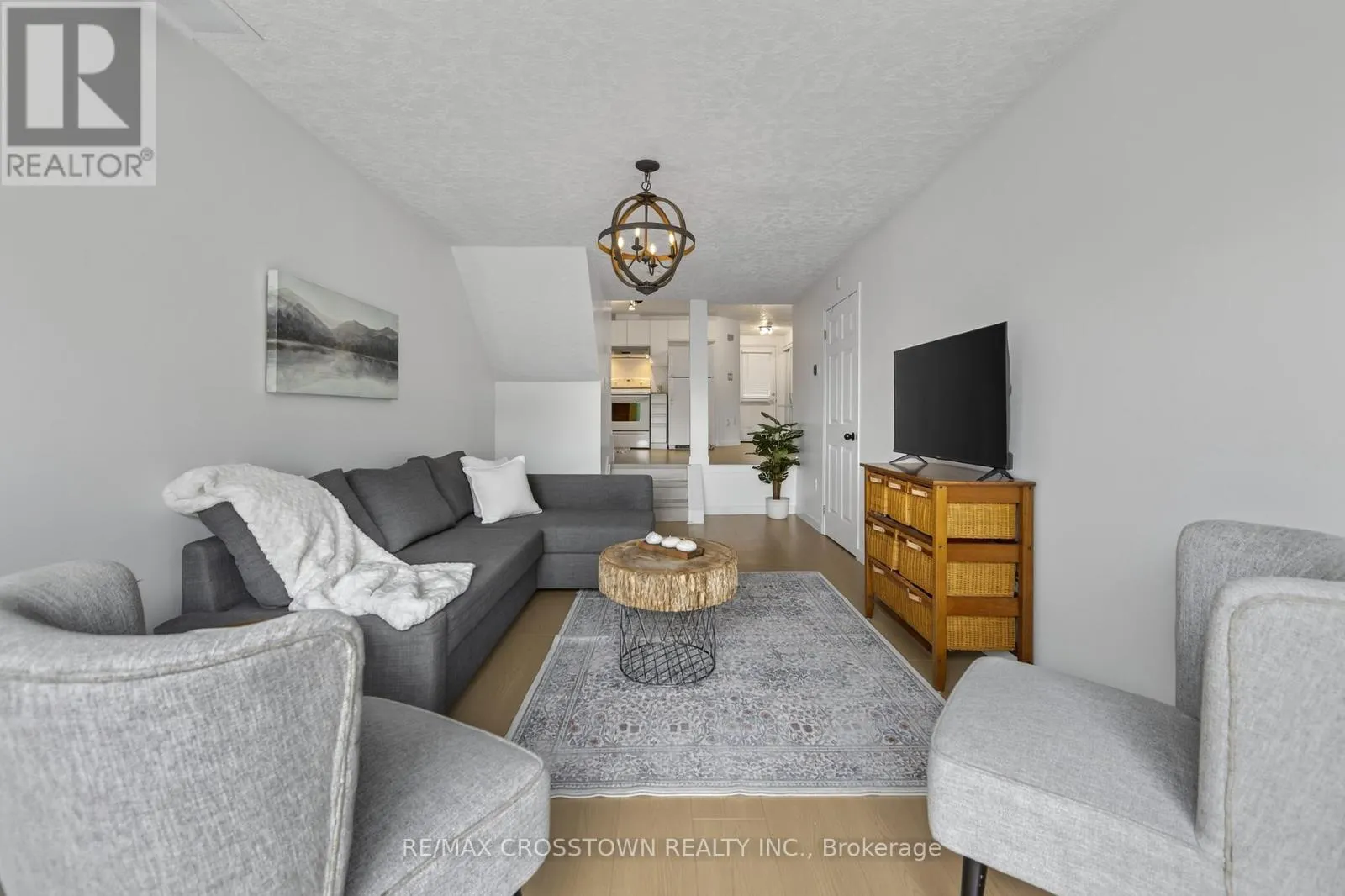 37 SEYMOUR CRESCENT