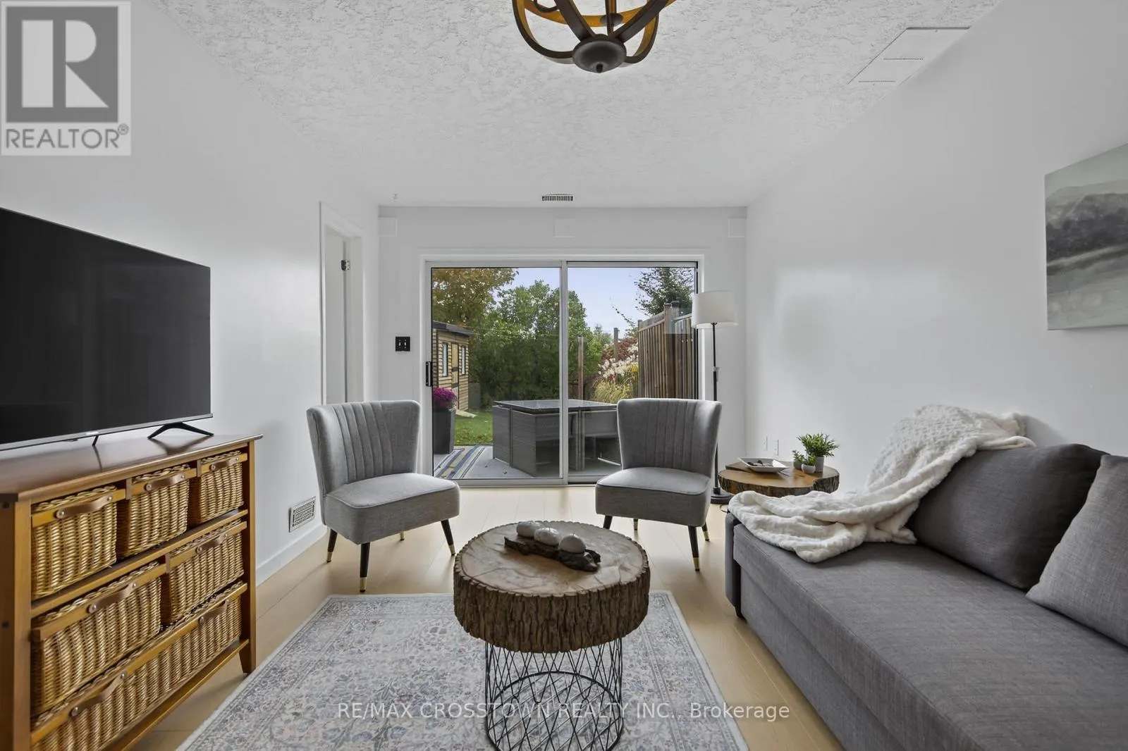 37 SEYMOUR CRESCENT